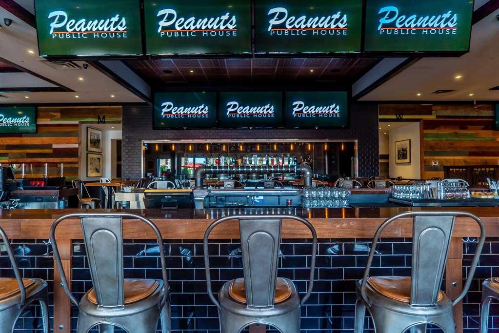 Carriage House Hotel And Conference Centre YYC Ristorante foto