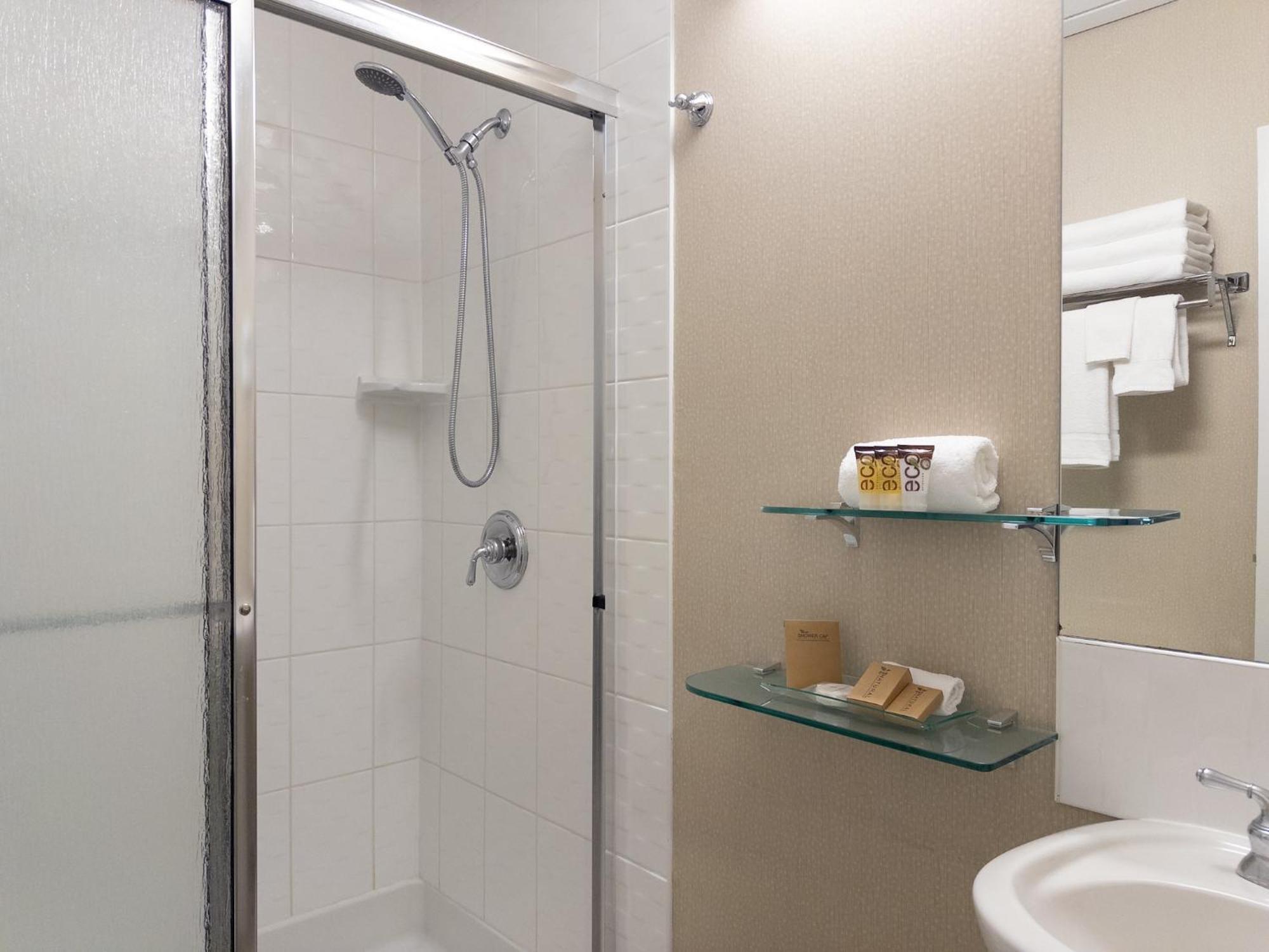 Carriage House Hotel And Conference Centre YYC Esterno foto