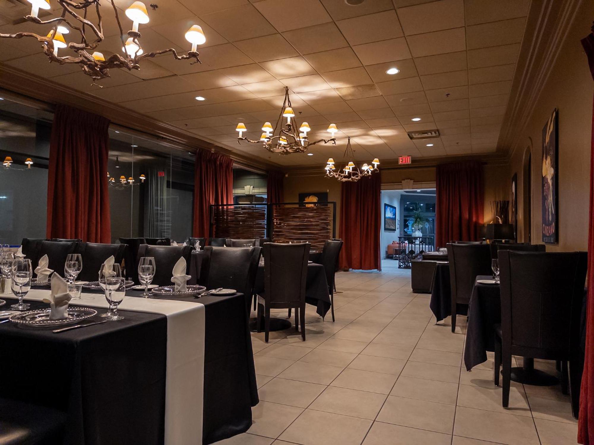 Carriage House Hotel And Conference Centre YYC Esterno foto