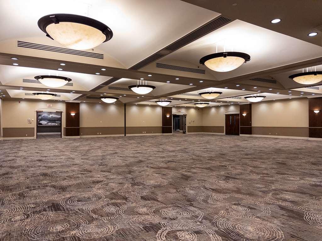 Carriage House Hotel And Conference Centre YYC Servizi foto