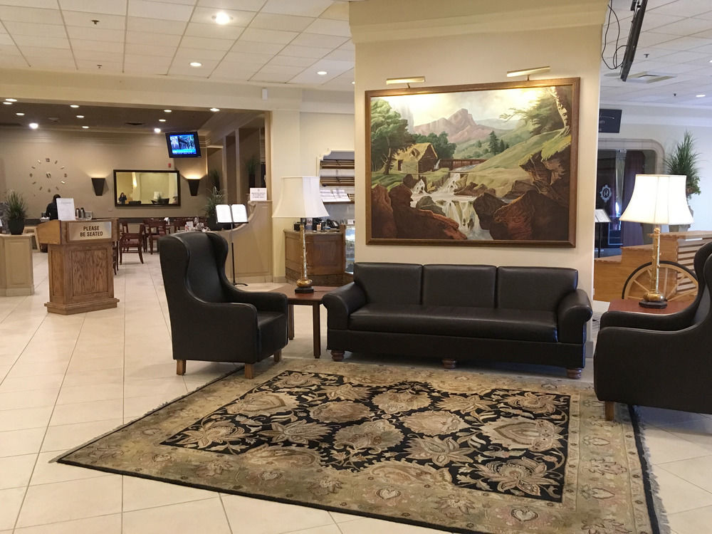 Carriage House Hotel And Conference Centre YYC Esterno foto